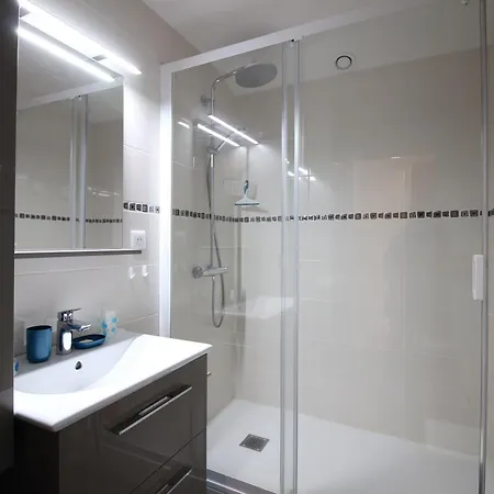 Apartment T2bis Avec Balcon Et Parking Proche Centre Et Thermes - Le - Fr-1-415-152