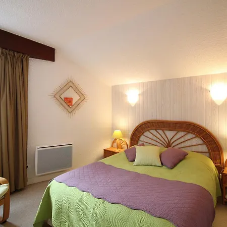 Apartment T2bis Avec Balcon Et Parking Proche Centre Et Thermes - Le - Fr-1-415-152 Mont-Dore